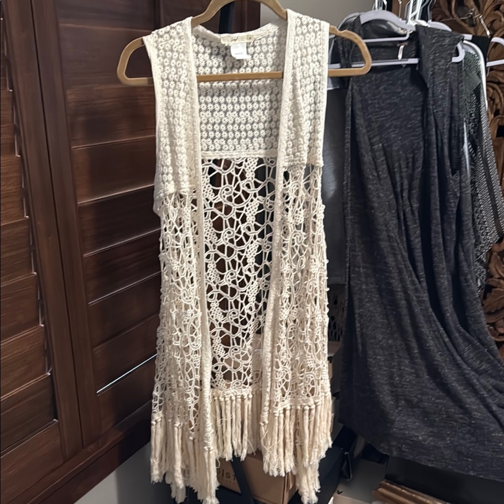 Hazel Cream Crochet Fringe Vest